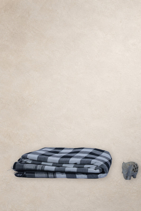 Kari Bili black and white check Ilkal cotton saree with grey silk pallu
