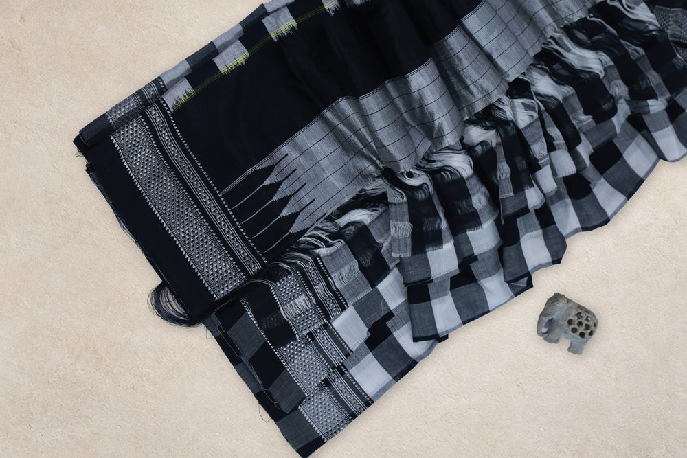 Black and grey silk Gomi Teni pallu on Ilkal cotton saree