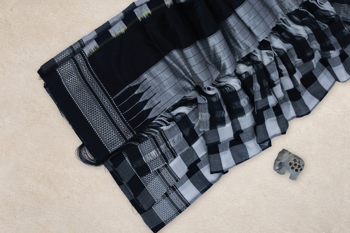 Black and grey silk Gomi Teni pallu on Ilkal cotton saree