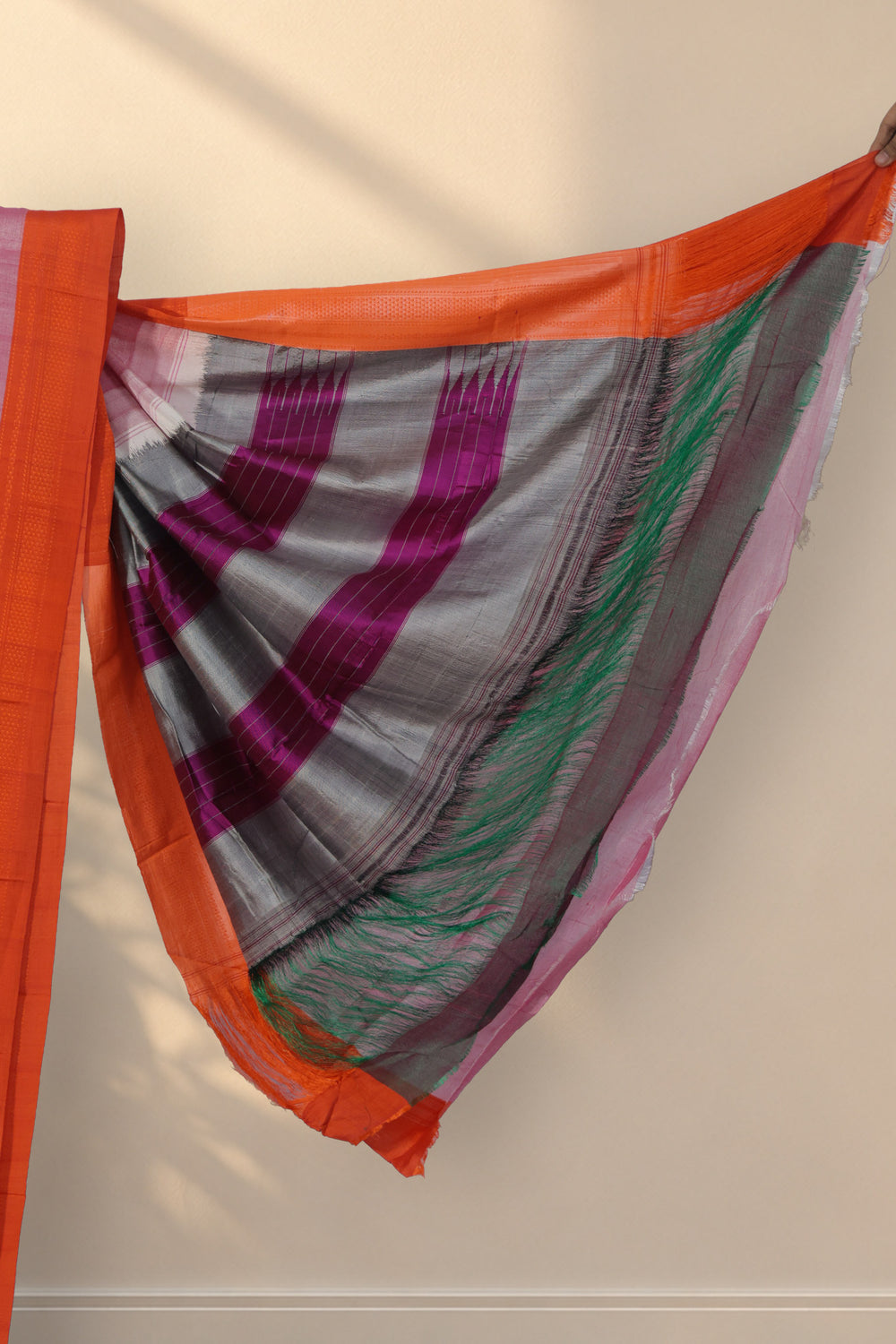 Chikki Paras border on Sanje Mugilu handwoven Ilkal saree