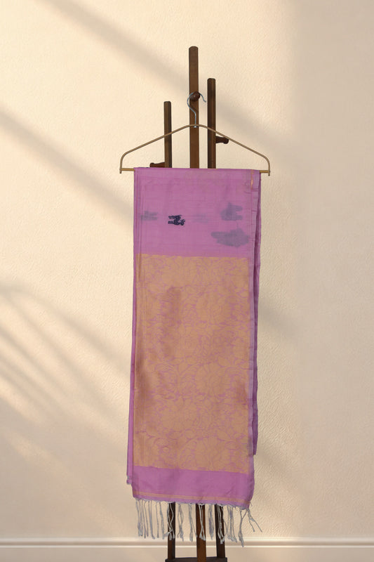 Shonar Horin pink Bangalore silk saree with figured border and gold floral pallu