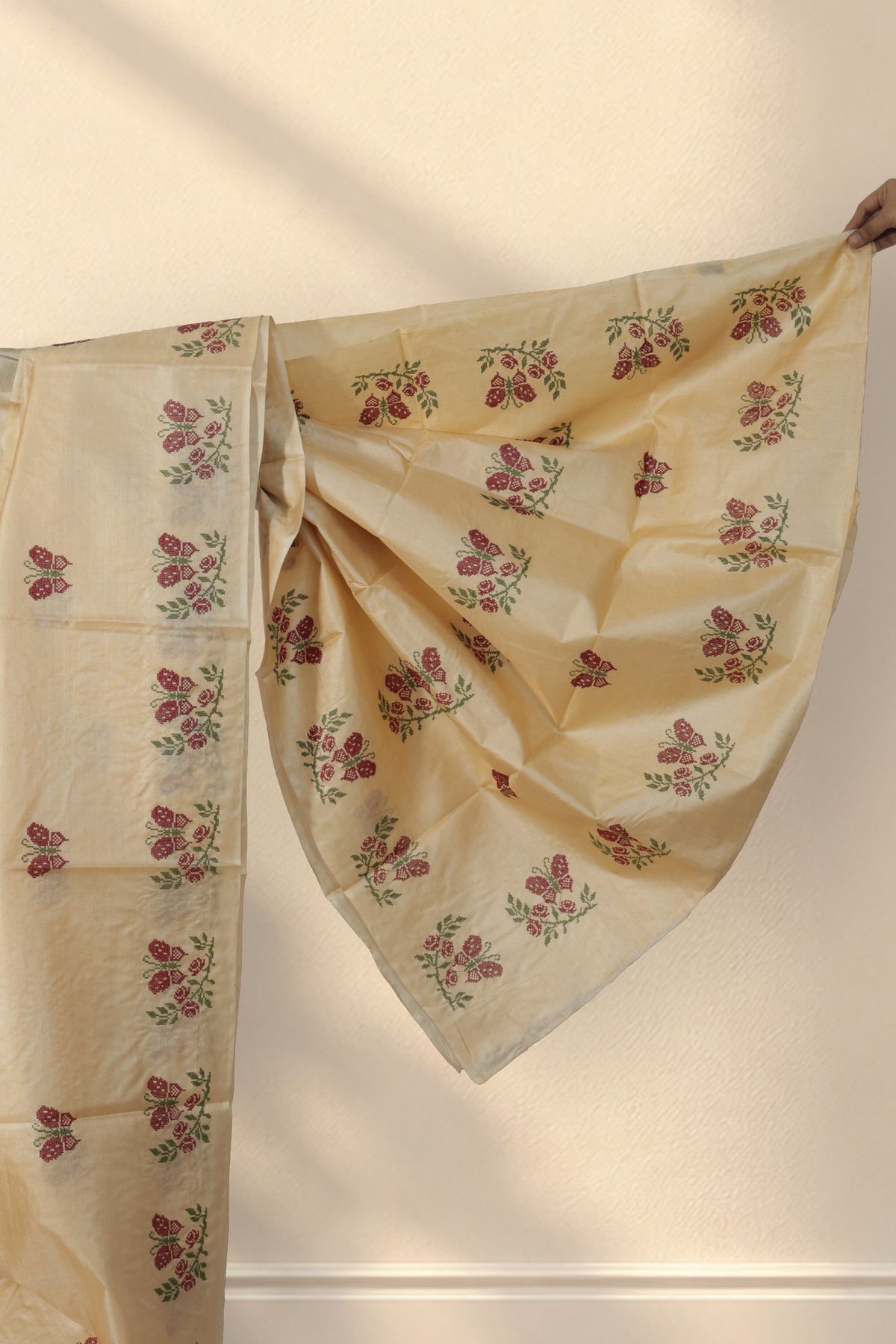 Butterfly green leaf and flower border on Titli Baag Tussar silk saree