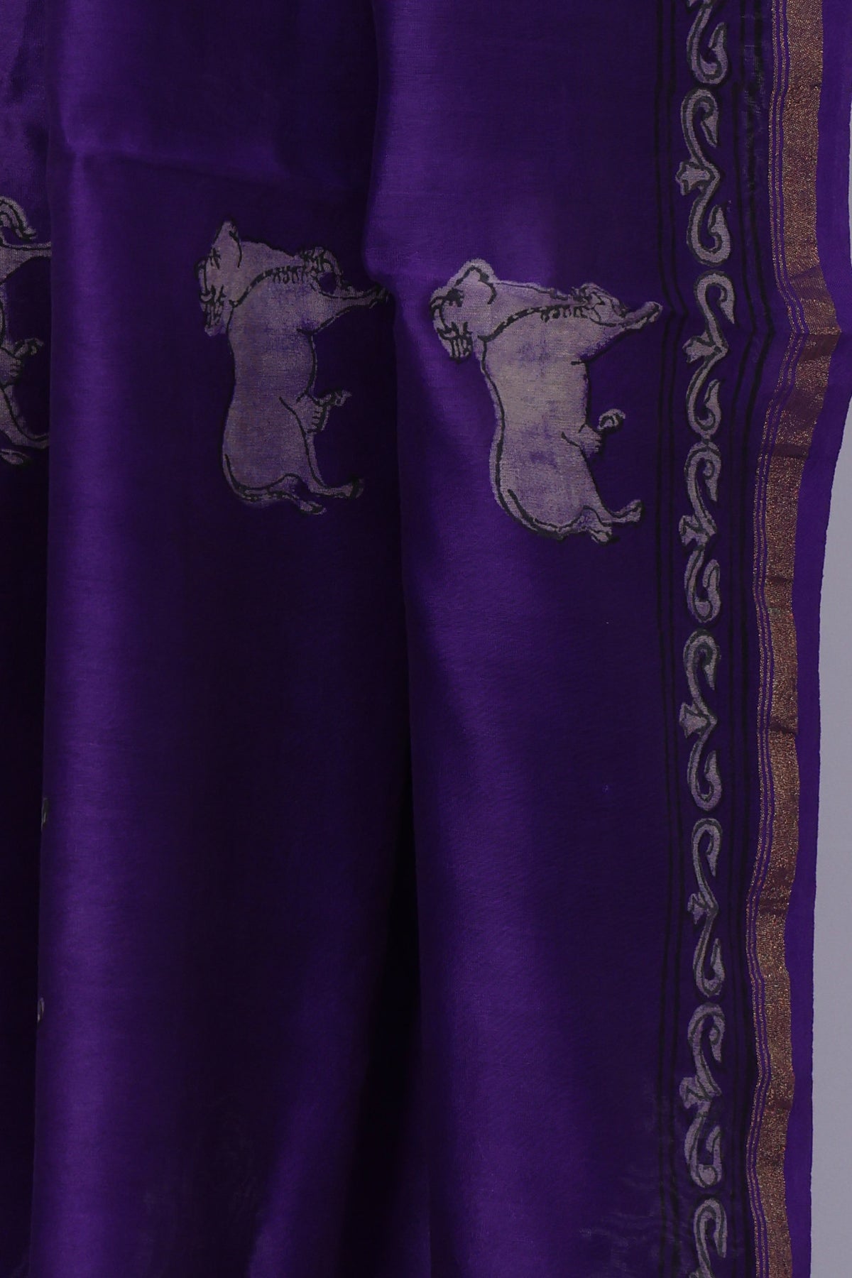 Abstract design striped pallu of Jamuni Chitra Dabu Chanderi silk saree