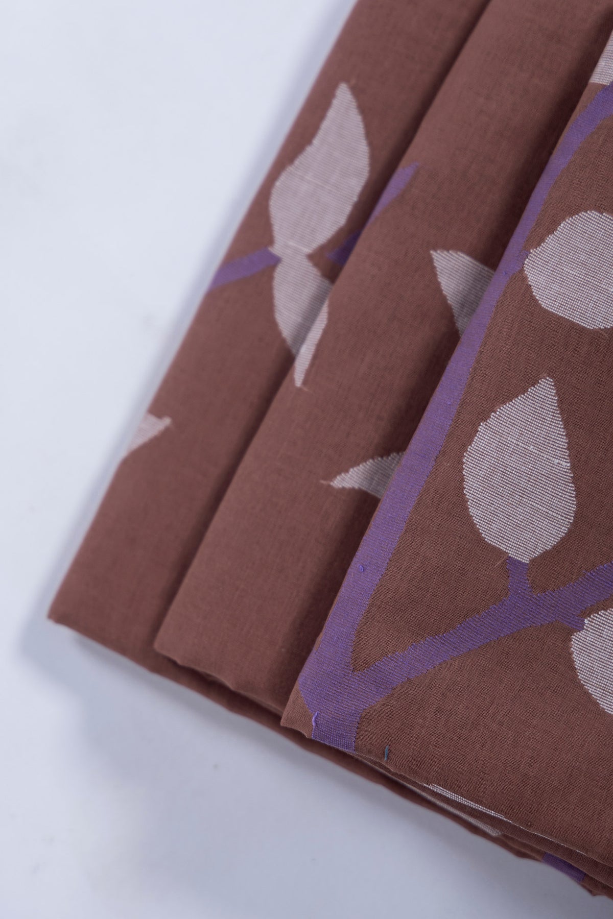 Handwoven motif pallu of Mati Pata Jamdani cotton saree